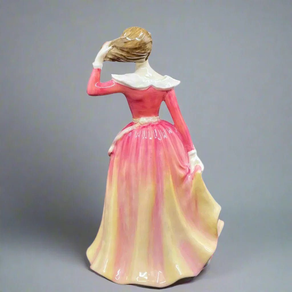 Royal Doulton Figurine Patricia HN3907 - William Cross