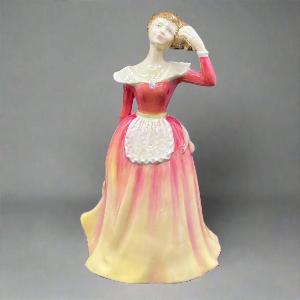 Royal Doulton Figurine Patricia HN3907 - William Cross