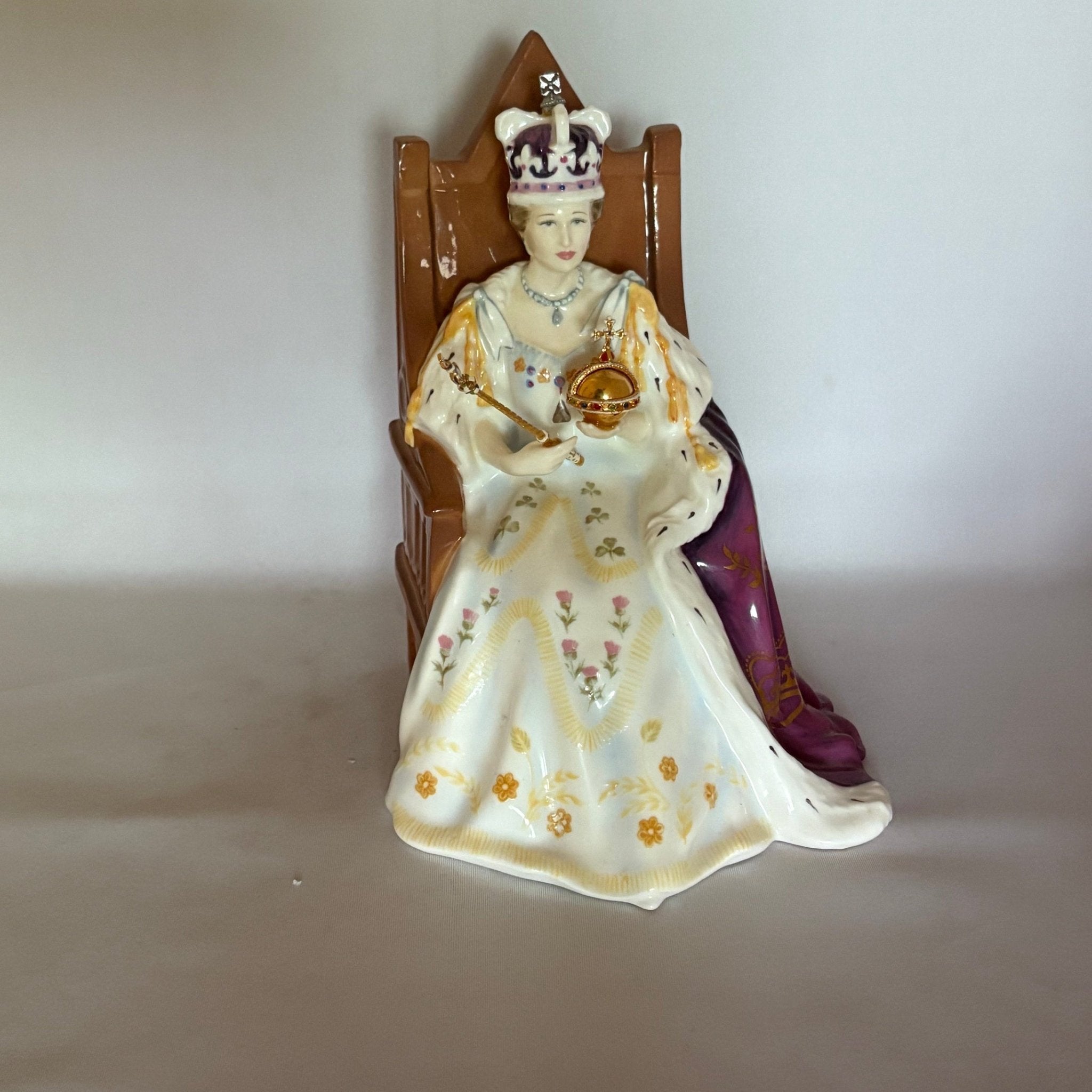 Royal Doulton Figurine Queen Elizabeth II, Coronation HN4476 - William Cross