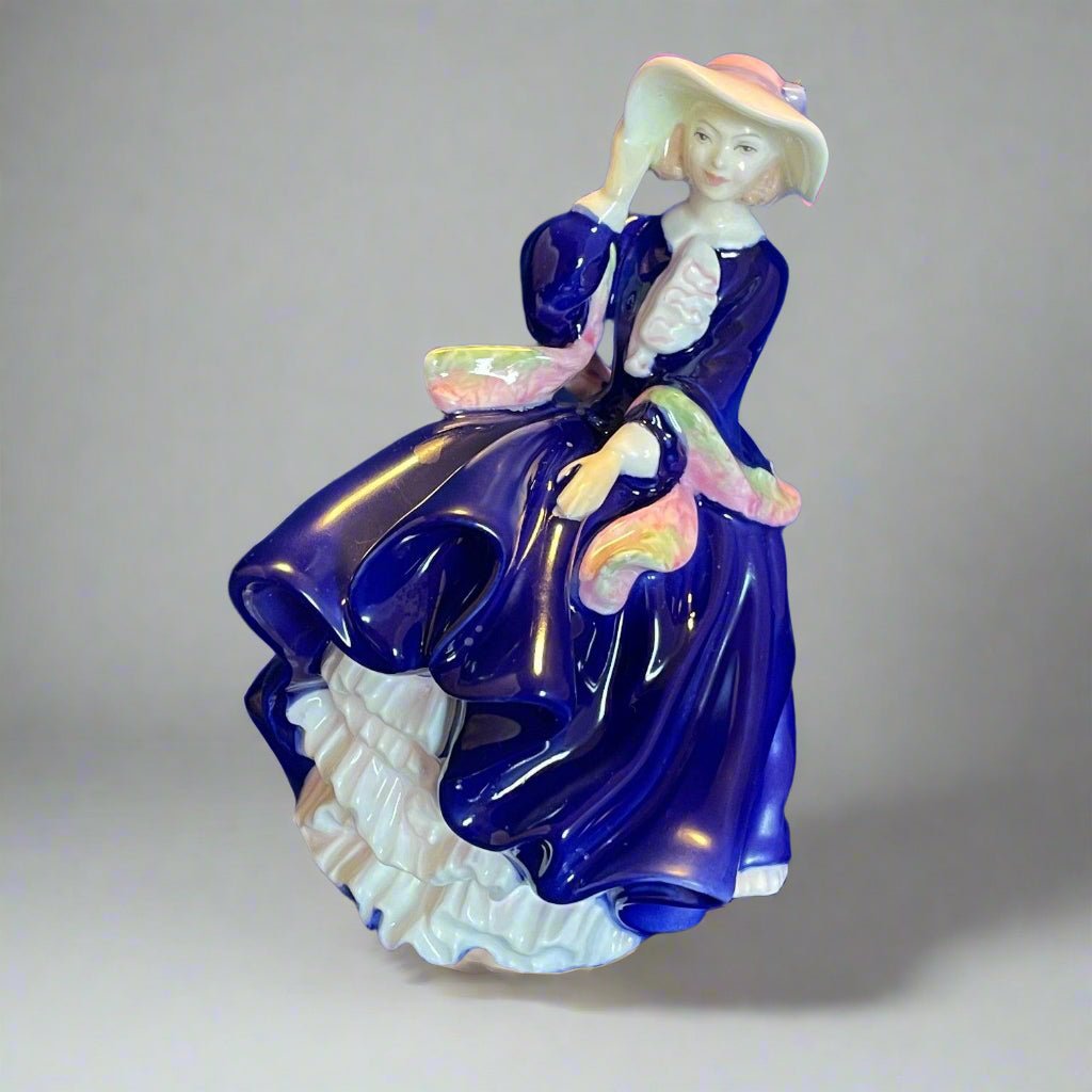 Royal Doulton Figurine Top of the Hill HN3735 - William Cross