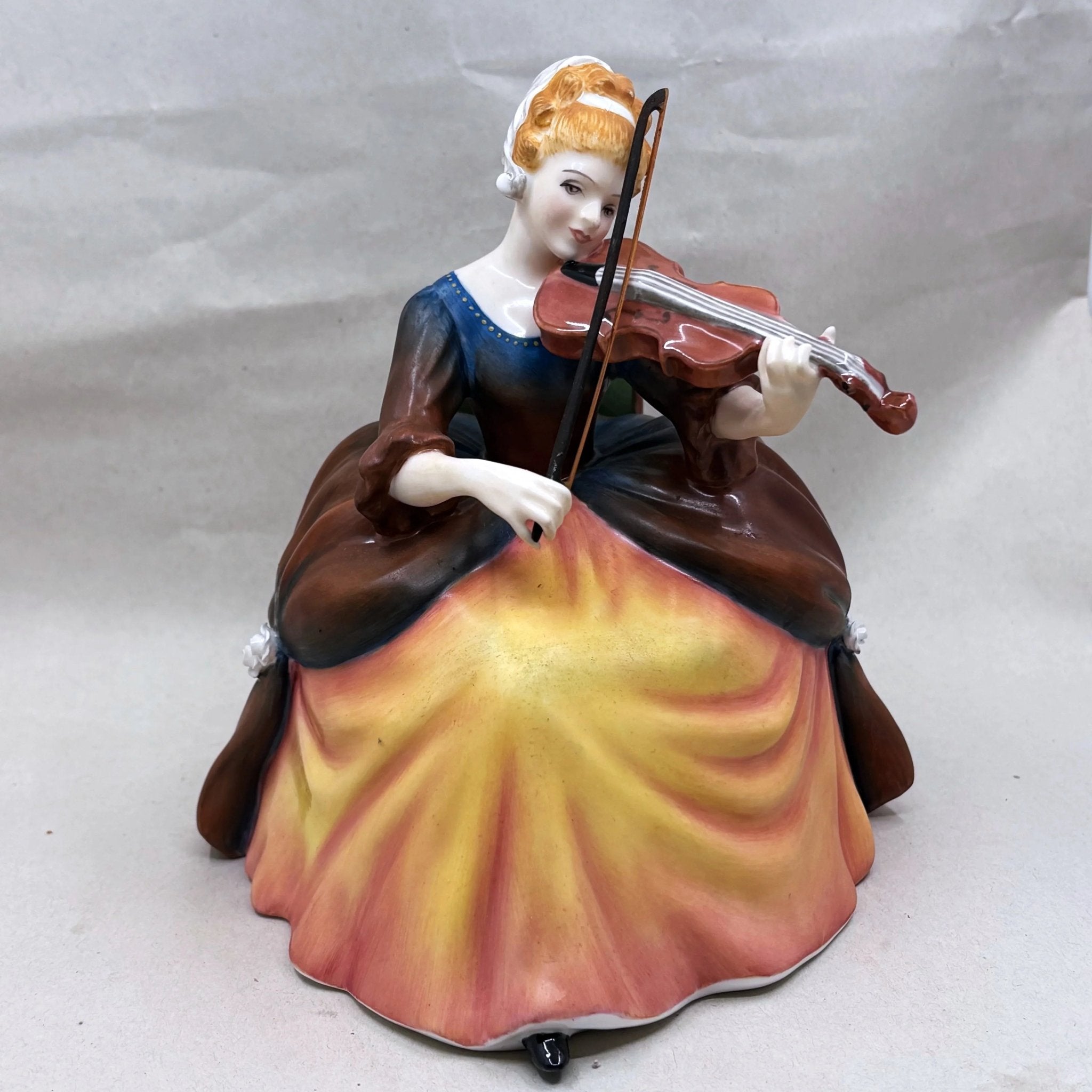 Royal Doulton Figurine Violin HN2432 - William Cross
