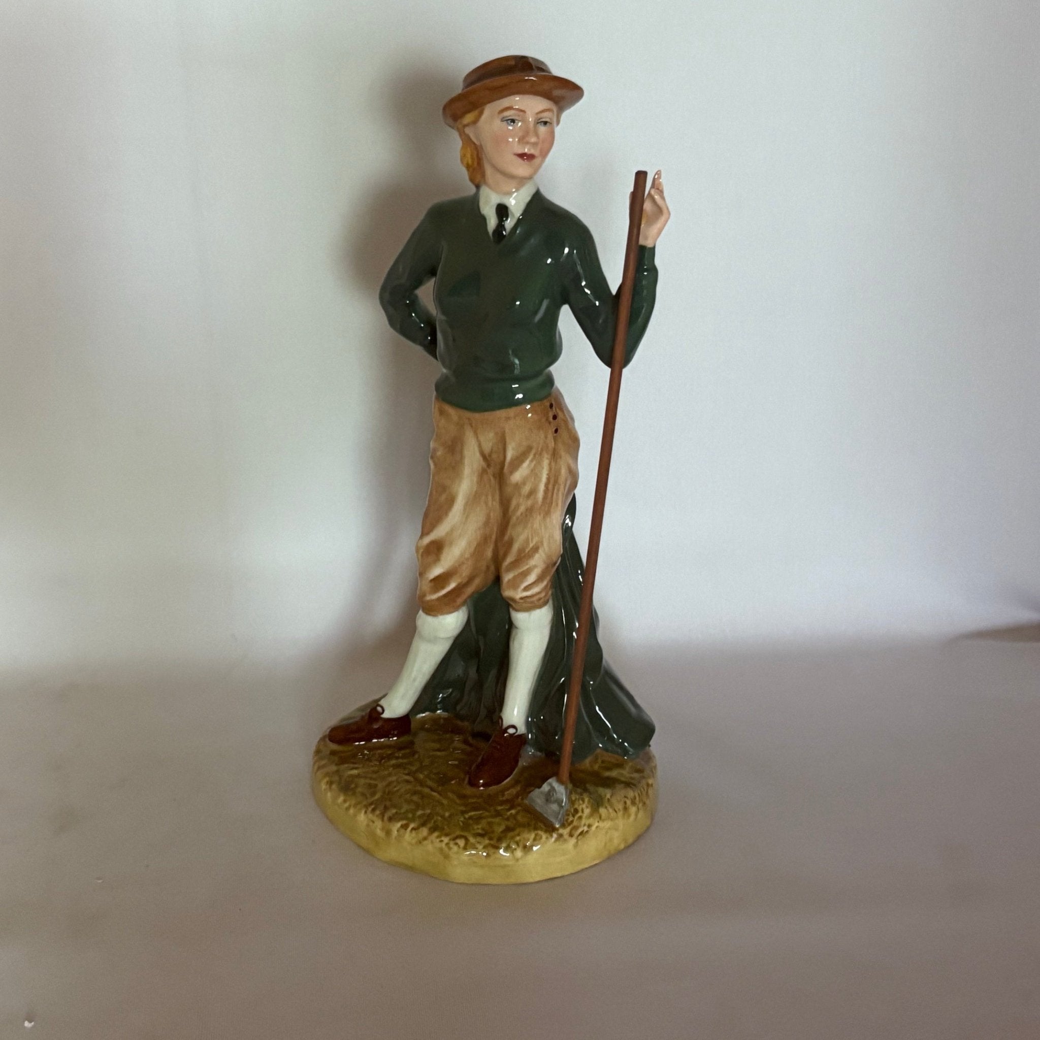 Royal Doulton Figurine Womens Land Army HN4364 - William Cross